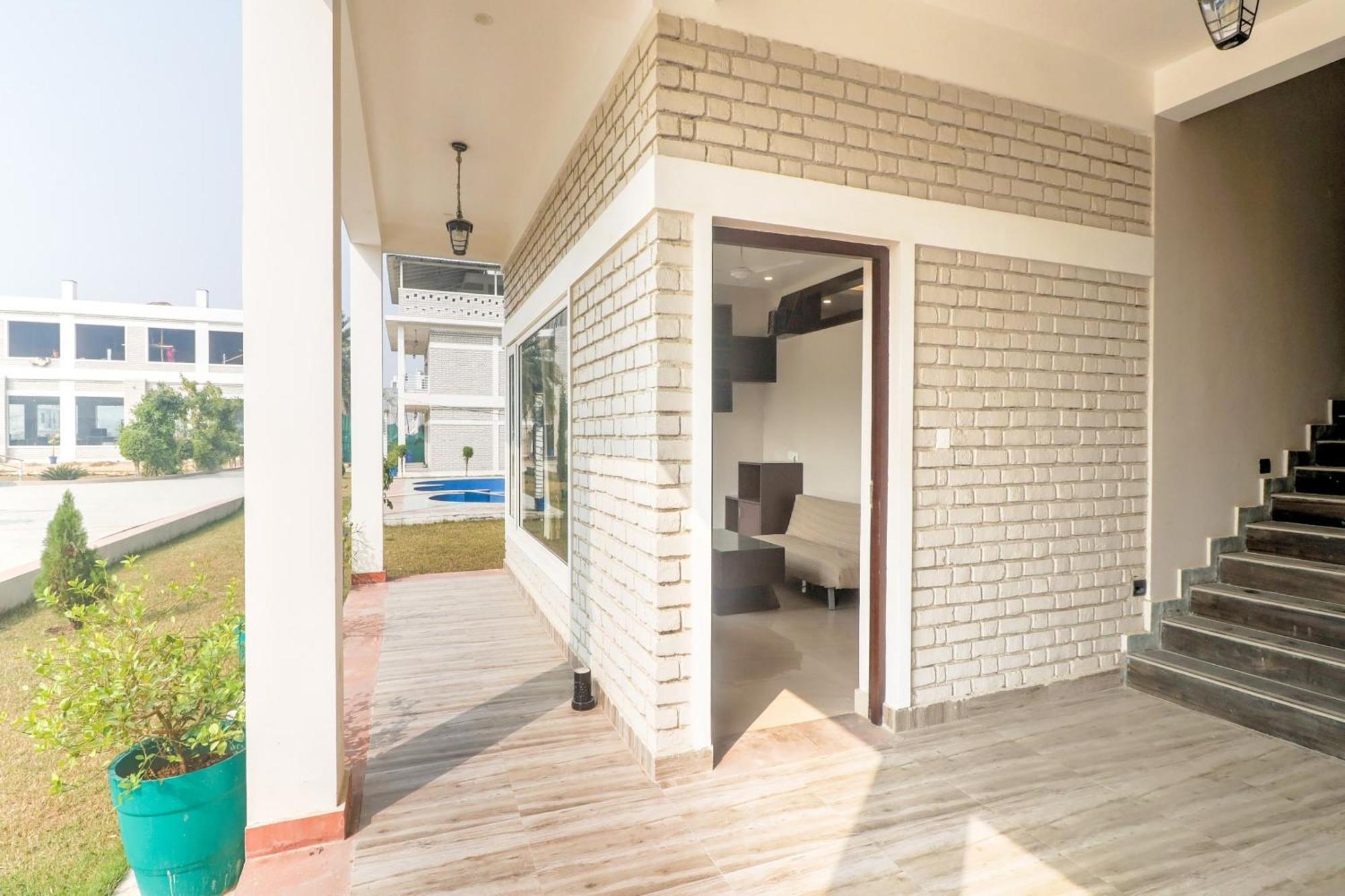 Townhouse Amaraa Farms Near Lulu Hypermarket Лакхнау Екстер'єр фото