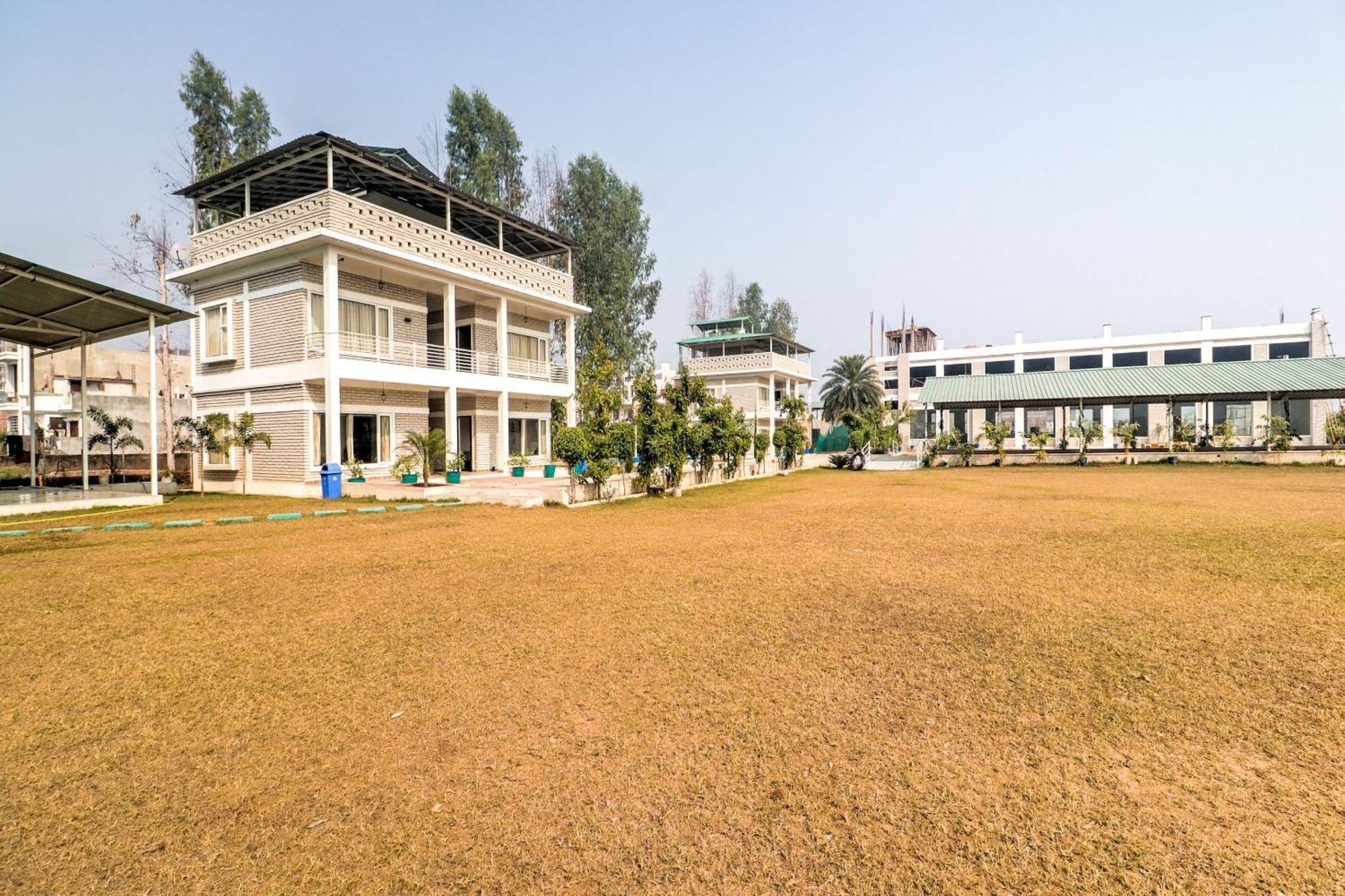 Townhouse Amaraa Farms Near Lulu Hypermarket Лакхнау Екстер'єр фото