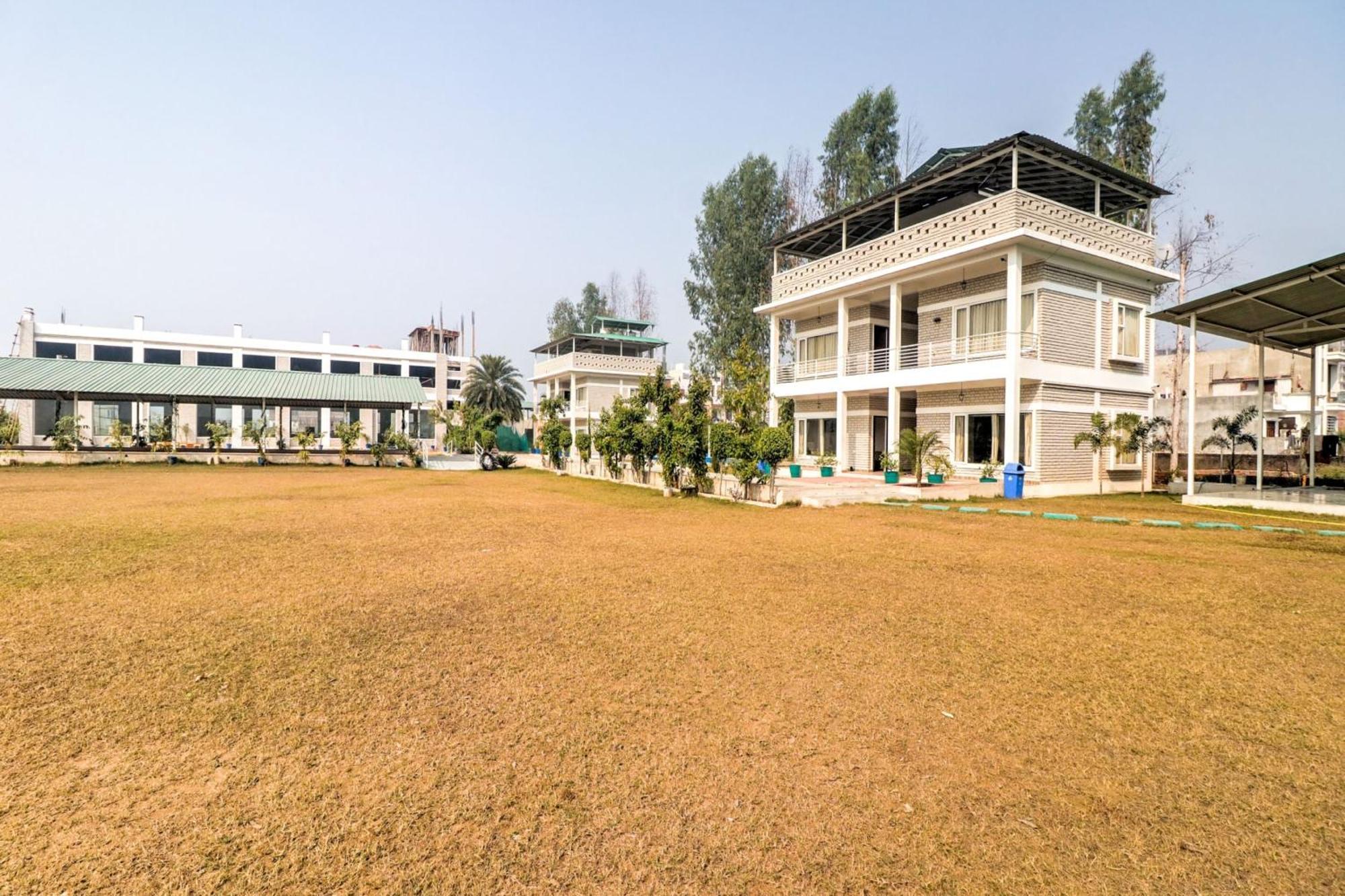 Townhouse Amaraa Farms Near Lulu Hypermarket Лакхнау Екстер'єр фото